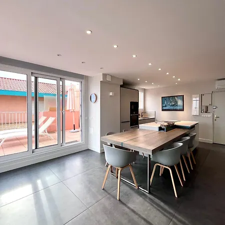 Lägenhet Elegant Duplex En Bord De A *